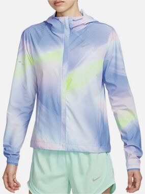 NWT Nike Swift Women's Repel Packable Running Jacket